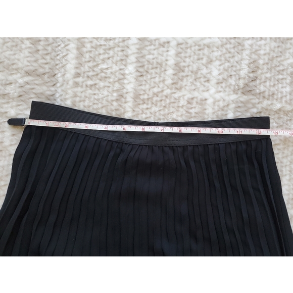 Black Pleated Midi Skirt - Picture 5 of 8